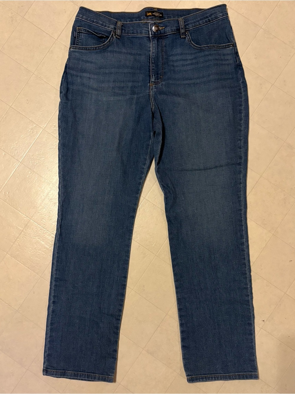 Lee Women’s Indigo Relaxed Fit Straight Leg at the Waist Jeans Size 14 Medium